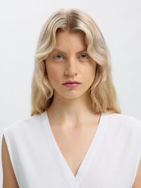 SLEEVELESS V-NECK TOP, Bright White, highres