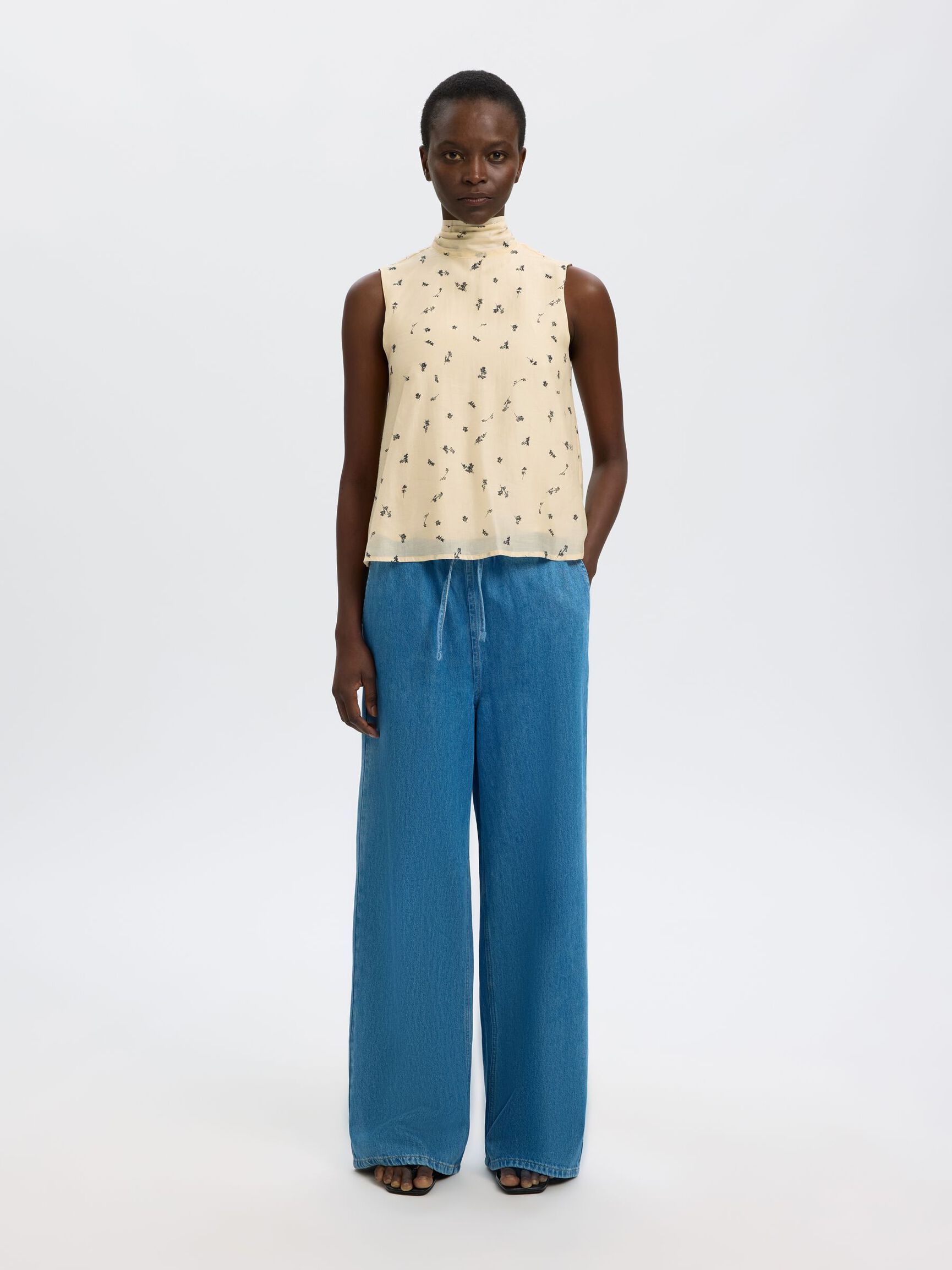 PRINTED SLEEVELESS TOP, Angora, highres