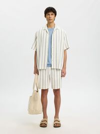 REGULAR FIT SHORTS, Egret, highres