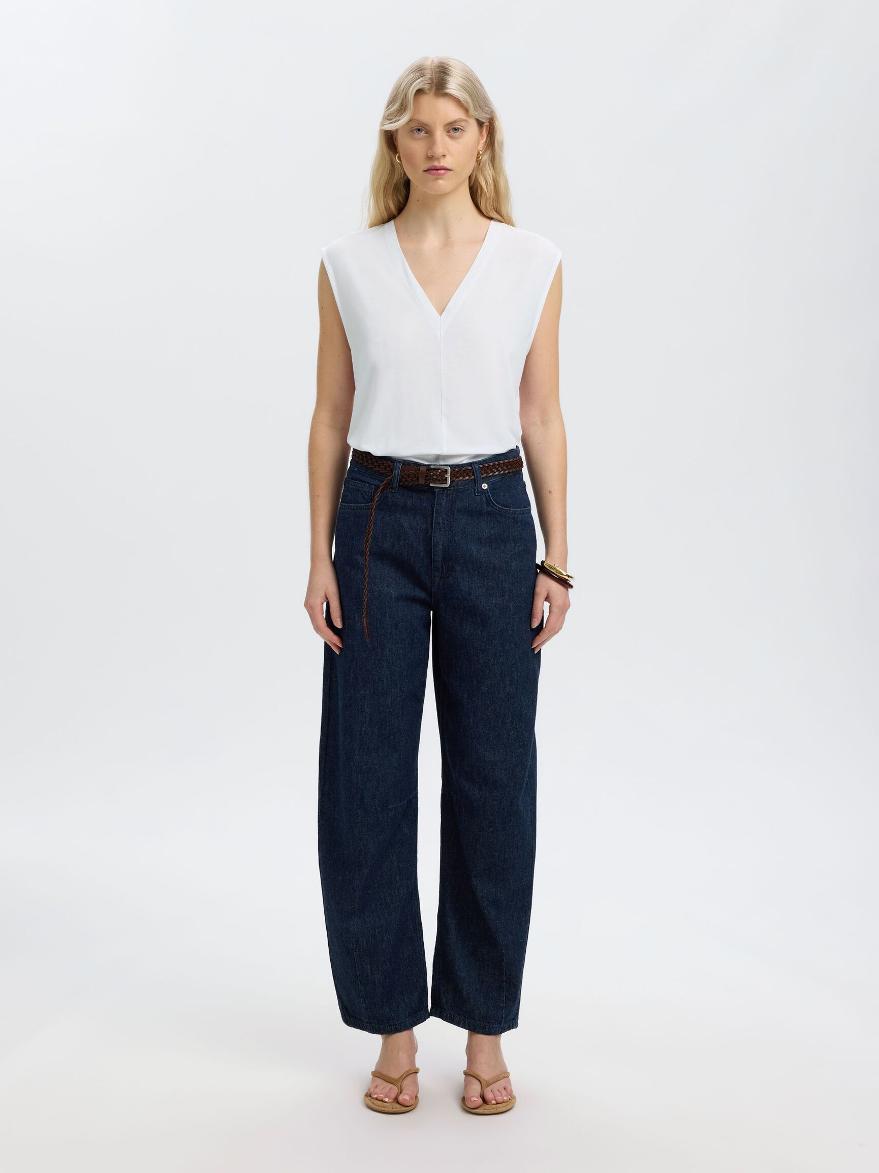 SLEEVELESS V-NECK TOP, Bright White, highres